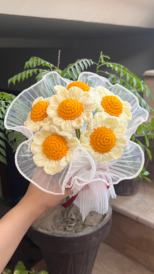 White Crown Crochet Bouquet Gulyarn